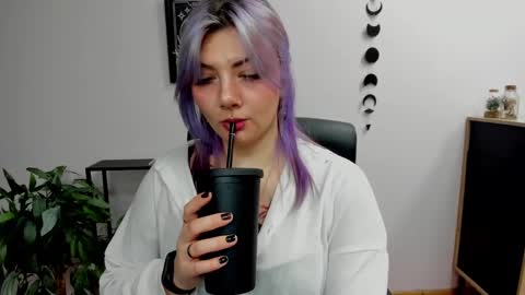 Gabbie online show from 01-20-25, 06:21