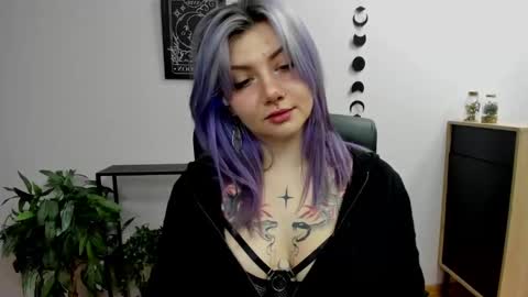 Gabbie online show from 02-03-25, 03:17