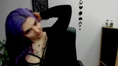 Gabbie online show from 02-19-25, 06:54