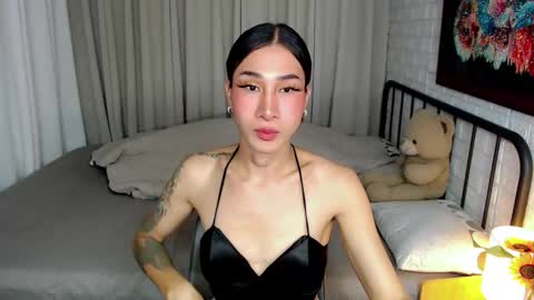 Chloe online show from 12-23-25, 01:25