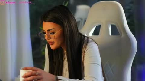 Dee online show from 12-23-24, 09:38