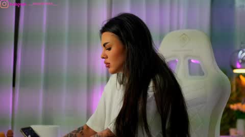 Snapshot of perfectt33n chatting on 03-25-26, 05:30 Dee online show from 03-25-26, 05:30