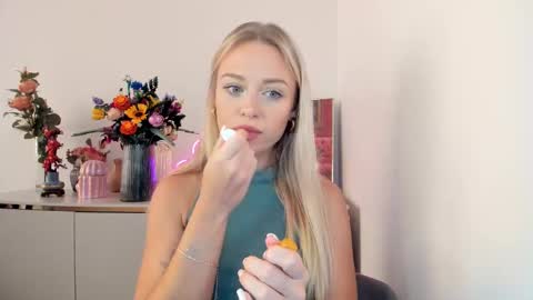 Cindy online show from 09-24-25, 05:44