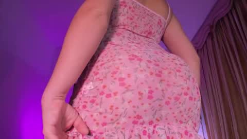 Snapshot of perla_hott1 chatting on 05-07-26, 01:55 Perla online show from 05-07-26, 01:55