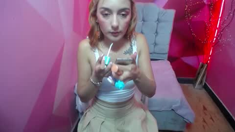 Snapshot of perla_red chatting on 01-29-25, 03:04 PERLA RED online show from 01-29-25, 03:04