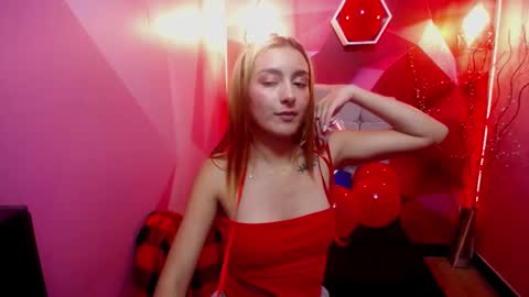 Snapshot of perla_red chatting on 02-14-25, 02:54 PERLA RED online show from 02-14-25, 02:54
