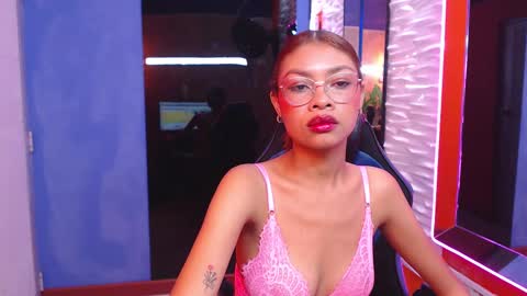 Snapshot of perla_st chatting on 02-28-25, 03:15 Perla online show from 02-28-25, 03:15