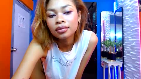 Snapshot of perla_st chatting on 03-08-25, 06:26 Perla online show from 03-08-25, 06:26