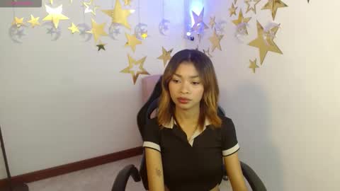 Snapshot of perla_st chatting on 11-27-25, 07:05 Perla online show from 11-27-25, 07:05