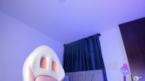 Perla online show from 11-20-25, 11:04