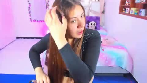 PERLA online show from 11-27-25, 01:40