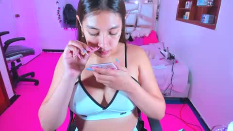 PERLA online show from 06-18-26, 01:28