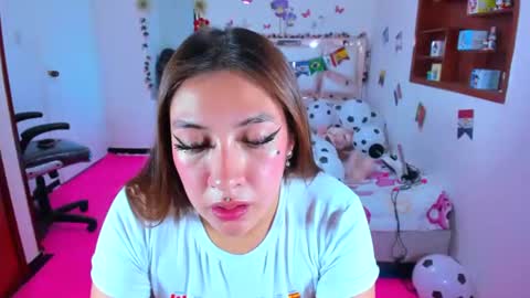 PERLA online show from 06-25-26, 05:12