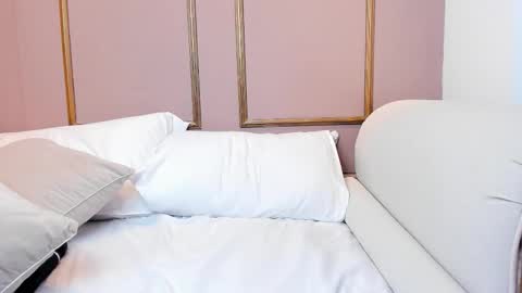 PerlaPreciosa online show from 10-28-25, 04:27