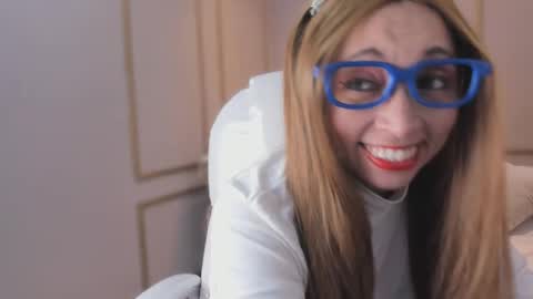 PerlaPreciosa online show from 02-01-26, 04:00