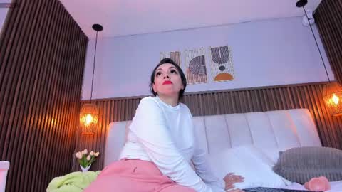 PerlaPreciosa online show from 06-17-26, 04:04