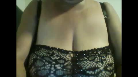 perlita070822 online show from 09-26-25, 04:05