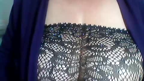 Snapshot of perlita070822 chatting on 08-05-26, 03:42 perlita070822 online show from 08-05-26, 03:42