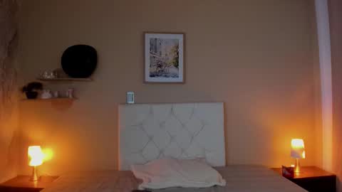 Snapshot of persefone_saira chatting on 03-06-26, 11:17 Marie online show from 03-06-26, 11:17
