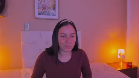 Snapshot of persefone_saira chatting on 04-11-26, 11:25 Marie online show from 04-11-26, 11:25
