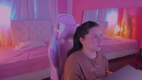 Snapshot of persefone_saira chatting on 04-30-26, 11:16 Marie online show from 04-30-26, 11:16