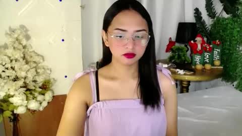 Snapshot of persephone214 chatting on 11-01-25, 12:34 fummy online show from 11-01-25, 12:34