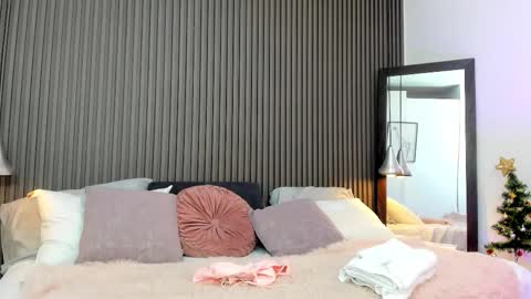 Lizza online show from 12-17-25, 11:27