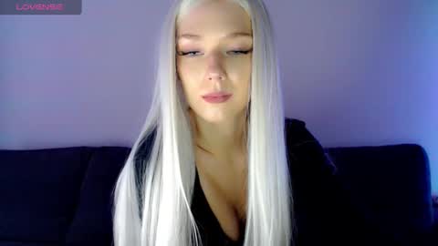 Snapshot of pervyblonde chatting on 01-21-25, 04:05 Isabella online show from 01-21-25, 04:05