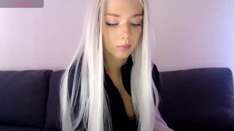 Snapshot of pervyblonde chatting on 02-09-25, 11:14 Isabella online show from 02-09-25, 11:14
