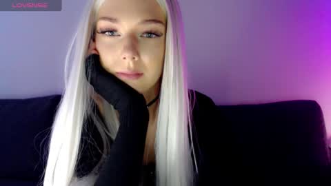 Snapshot of pervyblonde chatting on 02-14-25, 08:52 Isabella online show from 02-14-25, 08:52