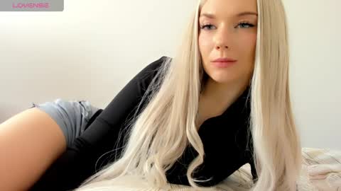 Isabella online show from 05-06-26, 07:57