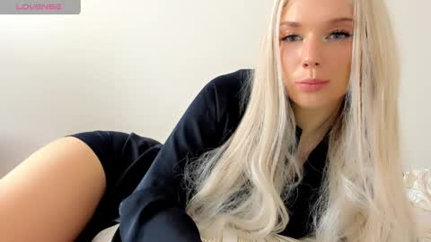 Isabella online show from 05-13-26, 10:12