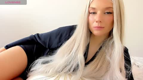 Isabella online show from 05-14-26, 10:00