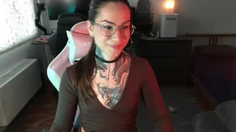petal_dust_ online show from 04-23-26, 02:52