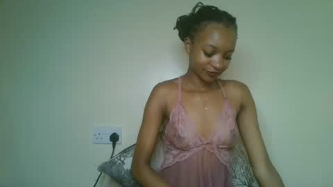 Snapshot of petal_palette chatting on 06-23-26, 09:07 Lolly online show from 06-23-26, 09:07