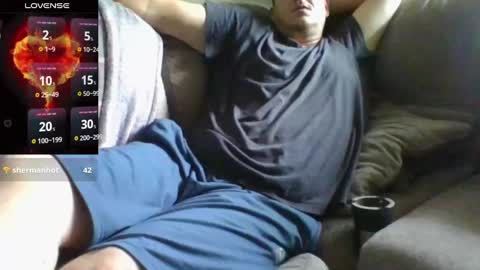 Snapshot of peter82587 chatting on 12-28-24, 02:01 Peter online show from 12-28-24, 02:01