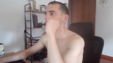 Snapshot of peter_coat chatting on 06-12-26, 05:01 peter_coat online show from 06-12-26, 05:01