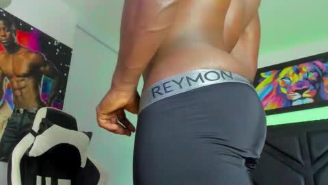 Snapshot of peter_coleman chatting on 02-10-26, 08:35 PeterColeman online show from 02-10-26, 08:35