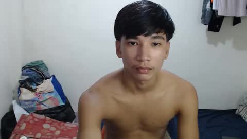 Snapshot of peterfan07 chatting on 11-24-25, 12:49 peterfan07 online show from 11-24-25, 12:49