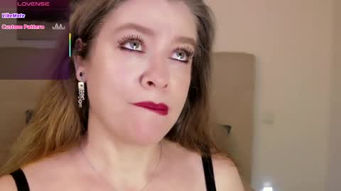 Snapshot of petersemily chatting on 04-10-26, 10:36 Peters Emily online show from 04-10-26, 10:36