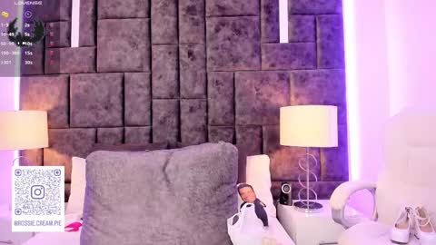 Im Rosse but u can call me Rossie or Rosita . online show from 02-20-25, 09:42