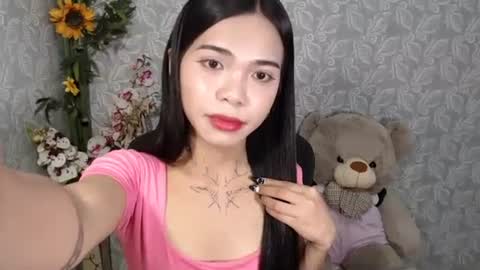 Snapshot of petite_angelx chatting on 01-18-25, 11:00 angel online show from 01-18-25, 11:00