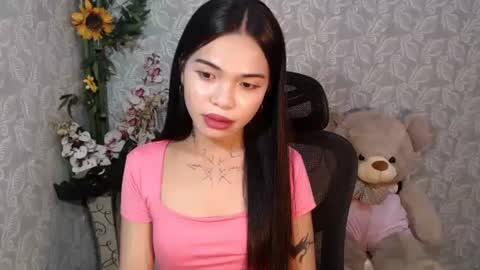 Snapshot of petite_angelx chatting on 01-19-25, 11:34 angel online show from 01-19-25, 11:34