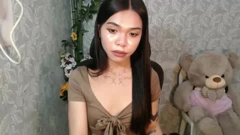 Snapshot of petite_angelx chatting on 01-20-25, 07:35 angel online show from 01-20-25, 07:35