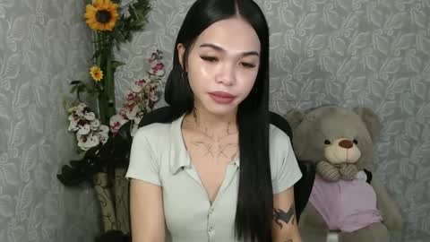 Snapshot of petite_angelx chatting on 01-26-25, 12:26 angel online show from 01-26-25, 12:26