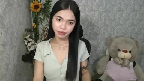 Snapshot of petite_angelx chatting on 02-01-25, 01:34 angel online show from 02-01-25, 01:34