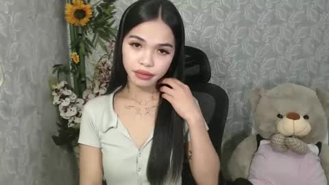 Snapshot of petite_angelx chatting on 02-04-25, 09:28 angel online show from 02-04-25, 09:28