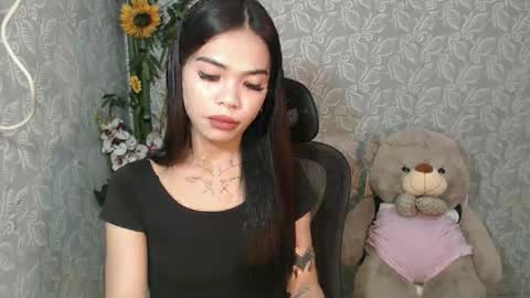 Snapshot of petite_angelx chatting on 02-07-25, 04:24 angel online show from 02-07-25, 04:24