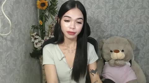 Snapshot of petite_angelx chatting on 02-09-25, 02:06 angel online show from 02-09-25, 02:06