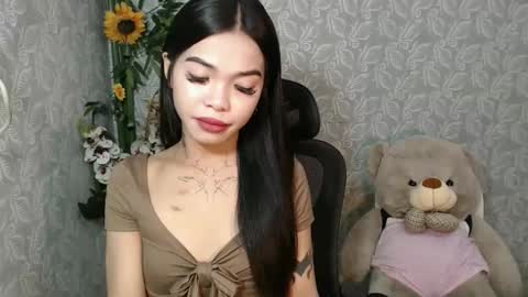 Snapshot of petite_angelx chatting on 02-09-25, 04:07 angel online show from 02-09-25, 04:07